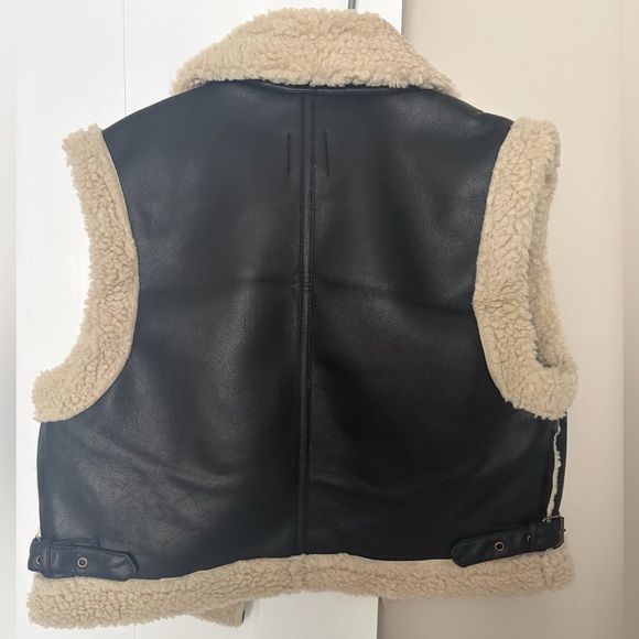 Love Tree Black and Tan Shearling Vest - Picture 2 of 2